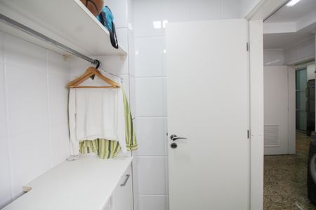 Apartamento para alugar com 168m², 4 quartos e 3 vagas Apartamento para alugar com 168m², 4 quartos e 3 vagasÁrea de Serviço - Quarto