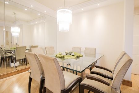 Apartamento para alugar com 168m², 4 quartos e 3 vagas Apartamento para alugar com 168m², 4 quartos e 3 vagasSala de Jantar