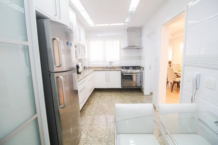 Apartamento para alugar com 168m², 4 quartos e 3 vagas Apartamento para alugar com 168m², 4 quartos e 3 vagasCozinha