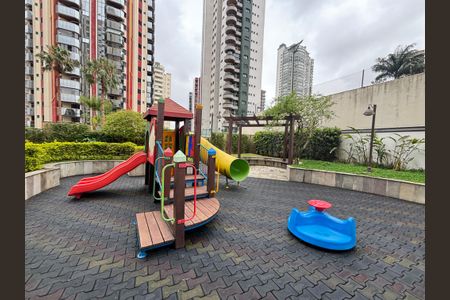 Apartamento para alugar com 168m², 4 quartos e 3 vagas Apartamento para alugar com 168m², 4 quartos e 3 vagasÁrea comum - Playground