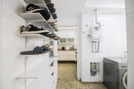 Apartamento para alugar com 168m², 4 quartos e 3 vagas Apartamento para alugar com 168m², 4 quartos e 3 vagasEntrada de Serviço