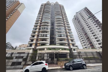 Apartamento para alugar com 168m², 4 quartos e 3 vagas Apartamento para alugar com 168m², 4 quartos e 3 vagasFachada