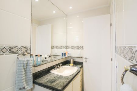 Apartamento para alugar com 168m², 4 quartos e 3 vagas Apartamento para alugar com 168m², 4 quartos e 3 vagasBanheiro Suíte 2