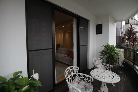 Apartamento para alugar com 168m², 4 quartos e 3 vagas Apartamento para alugar com 168m², 4 quartos e 3 vagasSala - Varanda