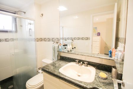 Apartamento para alugar com 168m², 4 quartos e 3 vagas Apartamento para alugar com 168m², 4 quartos e 3 vagasBanheiro Suíte 2