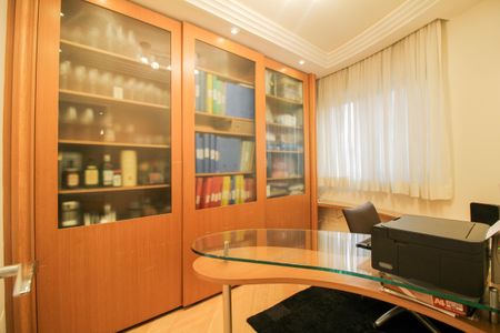 Apartamento para alugar com 168m², 4 quartos e 3 vagas Apartamento para alugar com 168m², 4 quartos e 3 vagasQuarto 4