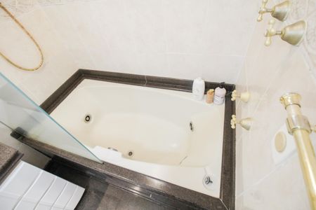 Apartamento para alugar com 168m², 4 quartos e 3 vagas Apartamento para alugar com 168m², 4 quartos e 3 vagasBanheiro Suíte 1