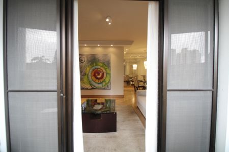 Apartamento para alugar com 168m², 4 quartos e 3 vagas Apartamento para alugar com 168m², 4 quartos e 3 vagasSala - Varanda