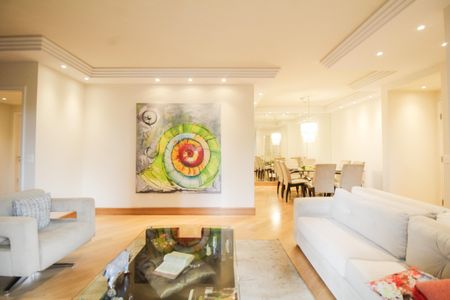 Apartamento para alugar com 168m², 4 quartos e 3 vagas Apartamento para alugar com 168m², 4 quartos e 3 vagasSala