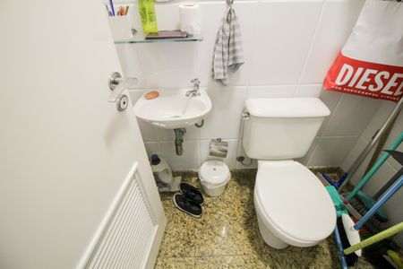 Apartamento para alugar com 168m², 4 quartos e 3 vagas Apartamento para alugar com 168m², 4 quartos e 3 vagasÁrea de Serviço - Banheiro