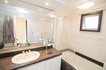 Apartamento para alugar com 168m², 4 quartos e 3 vagas Apartamento para alugar com 168m², 4 quartos e 3 vagasBanheiro Suíte 1