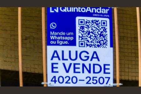 Apartamento à venda com 62m², 2 quartos e 1 vagaFachada do Prédio com placa