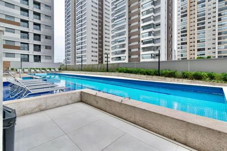 Apartamento à venda com 165m², 3 quartos e 2 vagas Apartamento à venda com 165m², 3 quartos e 2 vagasÁrea comum - Piscina