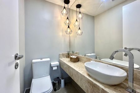 Apartamento à venda com 165m², 3 quartos e 2 vagas Apartamento à venda com 165m², 3 quartos e 2 vagasLavabo