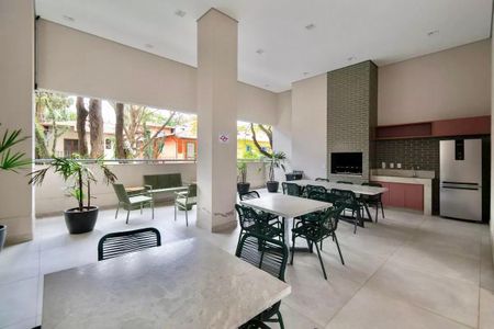 Apartamento à venda com 165m², 3 quartos e 2 vagas Apartamento à venda com 165m², 3 quartos e 2 vagasÁrea comum - Churrasqueira