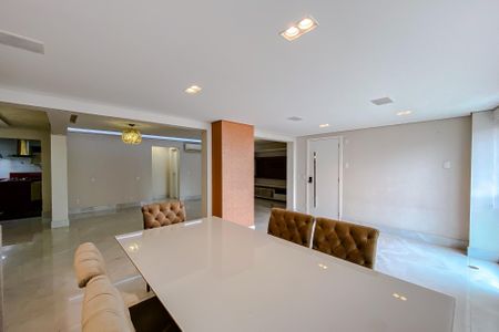 Apartamento à venda com 202m², 3 quartos e 4 vagas Apartamento à venda com 202m², 3 quartos e 4 vagasVaranda da Sala