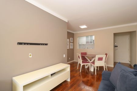 Apartamento para alugar com 74m², 2 quartos e 1 vagaSala