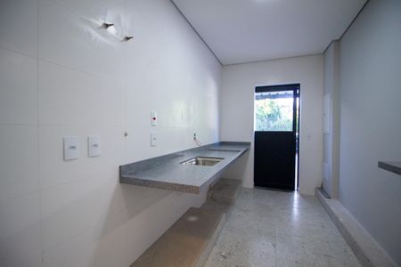 Casa para alugar com 615m², 4 quartos e 2 vagasCozinha