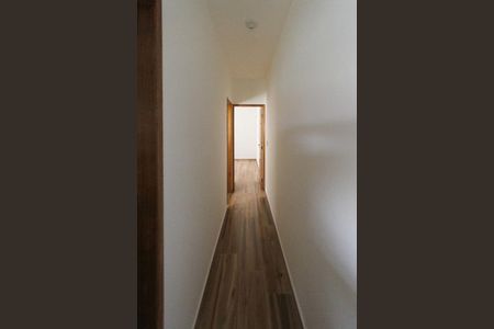 Casa à venda com 92m², 3 quartos e 2 vagasCorredor