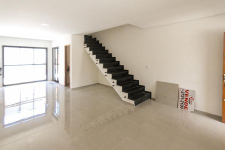 Sala de casa à venda com 3 quartos, 130m² em Vila Carrão, São Paulo
