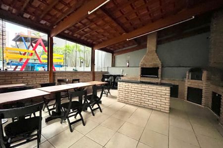 Apartamento para alugar com 65m², 2 quartos e 1 vagaÁrea comum - Churrasqueira