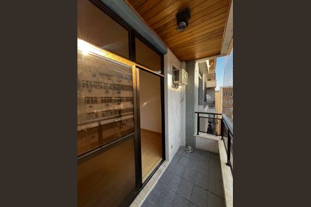 Apartamento à venda com 150m², 3 quartos e 2 vagasVaranda