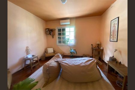 Casa à venda com 183m², 3 quartos e 2 vagas