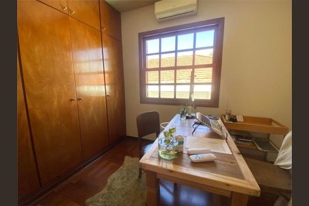 Casa à venda com 183m², 3 quartos e 2 vagas