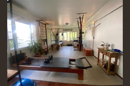 Casa à venda com 183m², 3 quartos e 2 vagas
