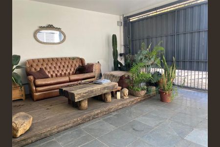 Casa à venda com 183m², 3 quartos e 2 vagas