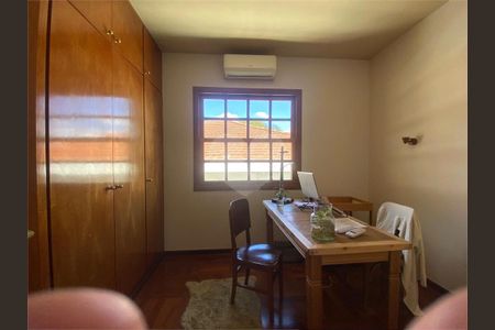 Casa à venda com 183m², 3 quartos e 2 vagas