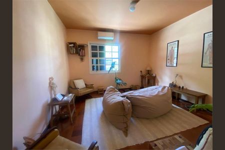 Casa à venda com 183m², 3 quartos e 2 vagas