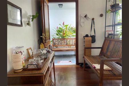 Casa à venda com 183m², 3 quartos e 2 vagas