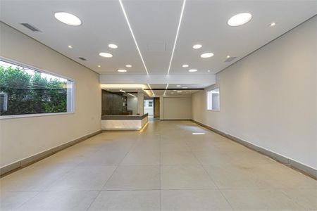 Casa à venda com 3 quartos, 339m² em Vila Nova Conceição, São Paulo