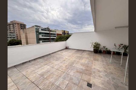 Apartamento à venda com 65m², 2 quartos e 1 vaga