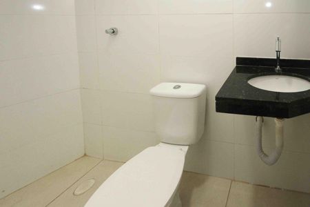 Apartamento para alugar com 38m², 2 quartos e sem vaga Apartamento para alugar com 38m², 2 quartos e sem vagaBanheiro da Suíte