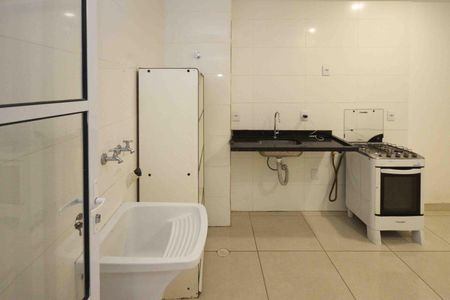 Apartamento para alugar com 38m², 2 quartos e sem vaga Apartamento para alugar com 38m², 2 quartos e sem vagaCozinha e Área de Serviço