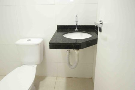 Apartamento para alugar com 38m², 2 quartos e sem vaga Apartamento para alugar com 38m², 2 quartos e sem vagaBanheiro da Suíte