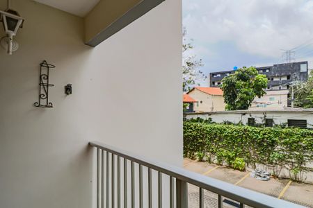 Apartamento à venda com 80m², 3 quartos e 1 vaga Apartamento à venda com 80m², 3 quartos e 1 vagaVaranda