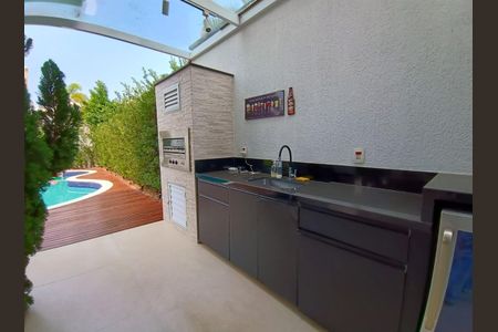 Casa de condomínio à venda com 600m², 4 quartos e 9 vagas Casa de condomínio à venda com 600m², 4 quartos e 9 vagasVaranda