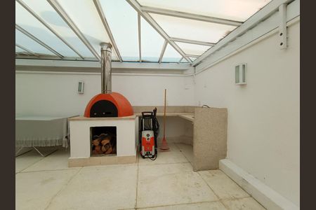 Casa de condomínio à venda com 600m², 4 quartos e 9 vagas Casa de condomínio à venda com 600m², 4 quartos e 9 vagasVaranda