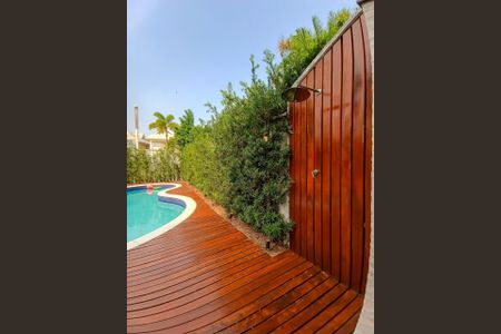 Casa de condomínio à venda com 600m², 4 quartos e 9 vagas Casa de condomínio à venda com 600m², 4 quartos e 9 vagasPiscina