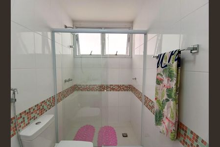 Casa de condomínio à venda com 600m², 4 quartos e 9 vagas Casa de condomínio à venda com 600m², 4 quartos e 9 vagasBanheiro