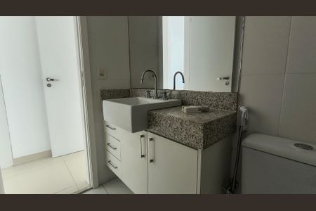 Apartamento à venda com 74m², 2 quartos e 1 vagaBanheiro da Suíte