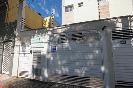 Apartamento para alugar com 35m², 2 quartos e 1 vaga Apartamento para alugar com 35m², 2 quartos e 1 vagaFachada + Placa