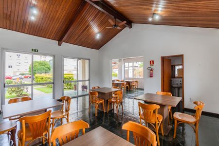 Apartamento para alugar com 65m², 2 quartos e sem vagaÁrea comum - Salão de festas