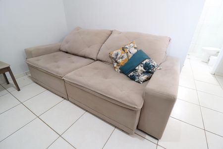 Sala de apartamento para alugar com 2 quartos, 47m² em Gávea, Uberlândia