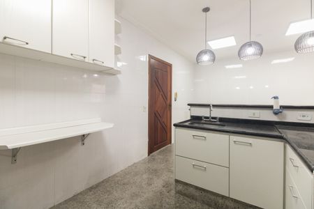 Casa para alugar com 350m², 3 quartos e 4 vagas Casa para alugar com 350m², 3 quartos e 4 vagasCozinha