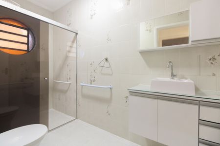 Casa para alugar com 350m², 3 quartos e 4 vagas Casa para alugar com 350m², 3 quartos e 4 vagasBanheiro Social