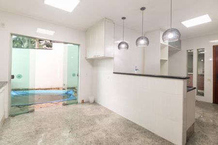 Casa para alugar com 350m², 3 quartos e 4 vagas Casa para alugar com 350m², 3 quartos e 4 vagasCozinha